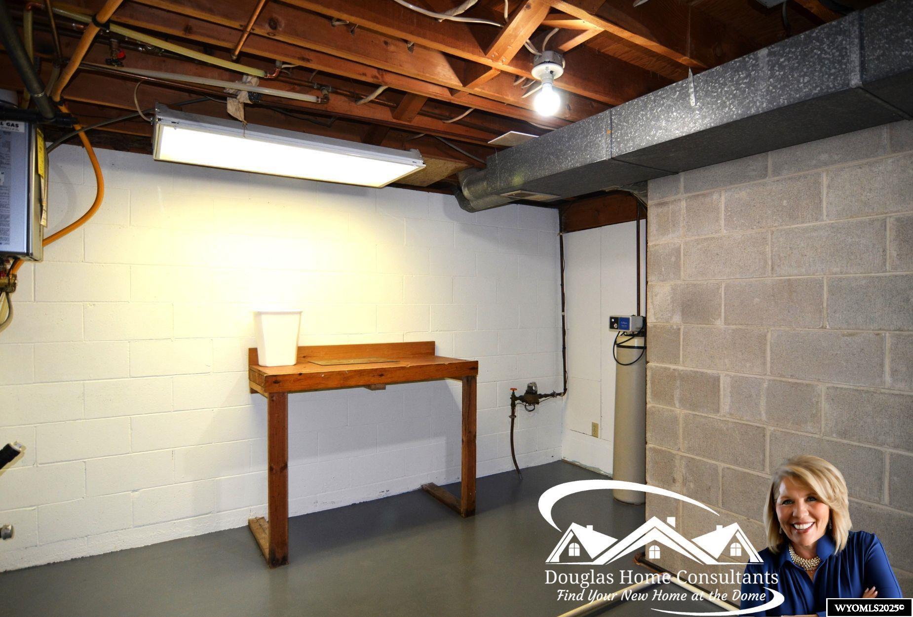 1000 Erwin Street Douglas, WY 82633 - Photo 17 of 29