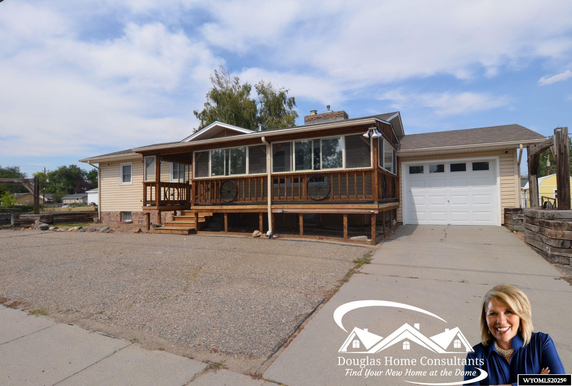 1000 Erwin Street Douglas, WY 82633 - Photo 2 of 29