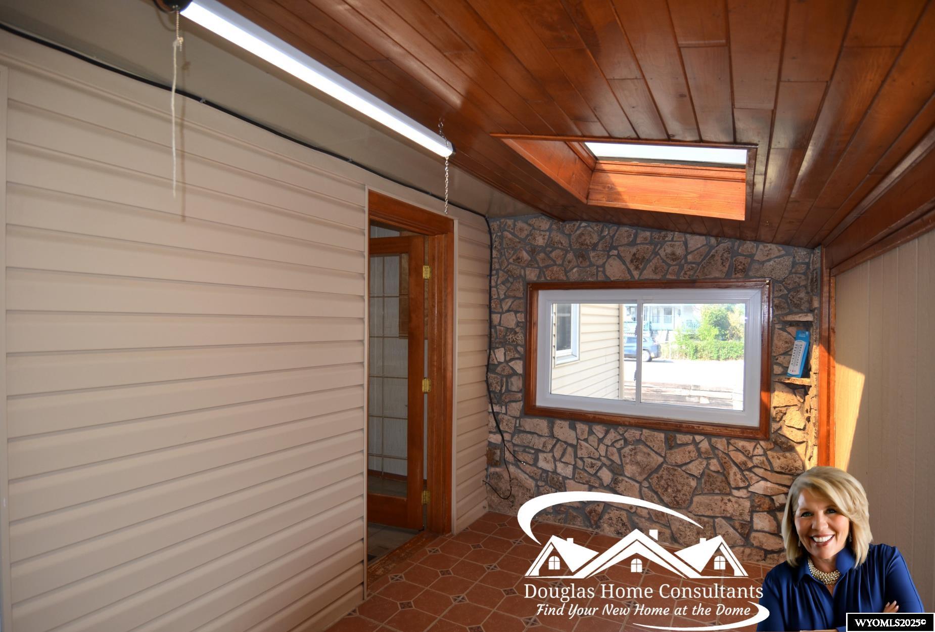 1000 Erwin Street Douglas, WY 82633 - Photo 4 of 29