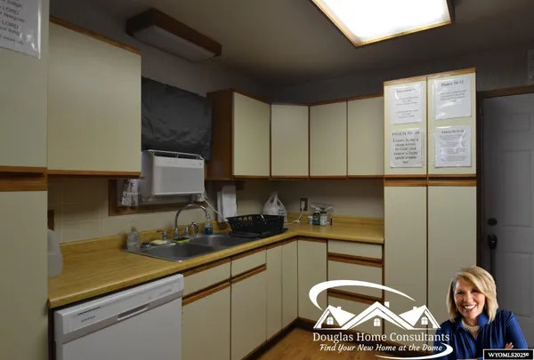 $298,500 | 1000 Erwin Street, Douglas, WY 82633