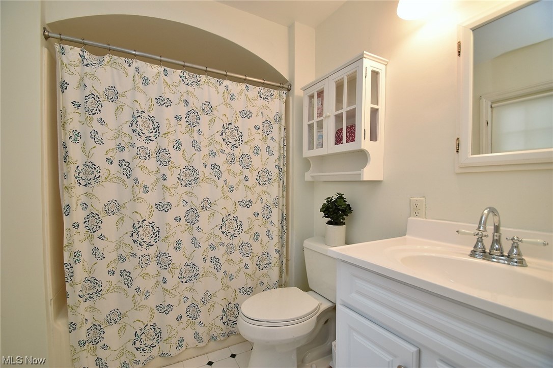 2866 Paxton Road Cleveland, OH 44120 - Photo 24 of 35