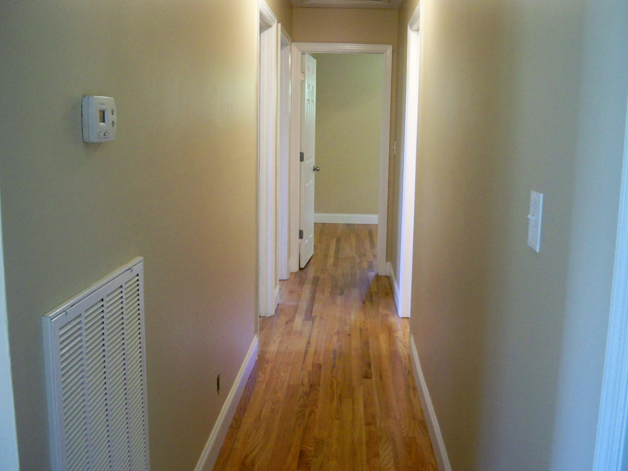 5303 Christopher Road Chattanooga, TN 37416 - Photo 17 of 21 Hallway