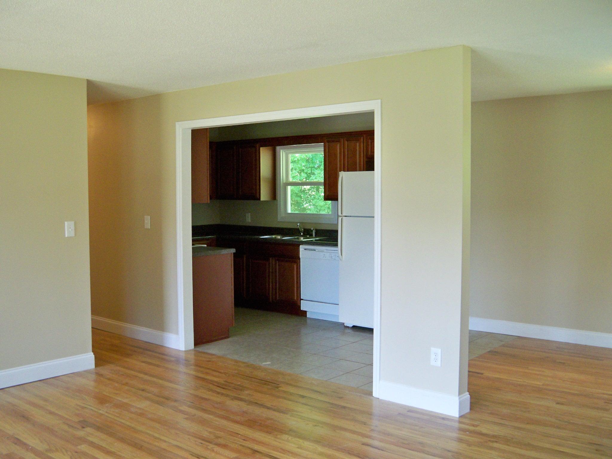 5303 Christopher Road Chattanooga, TN 37416 - Photo 19 of 21 Living2
