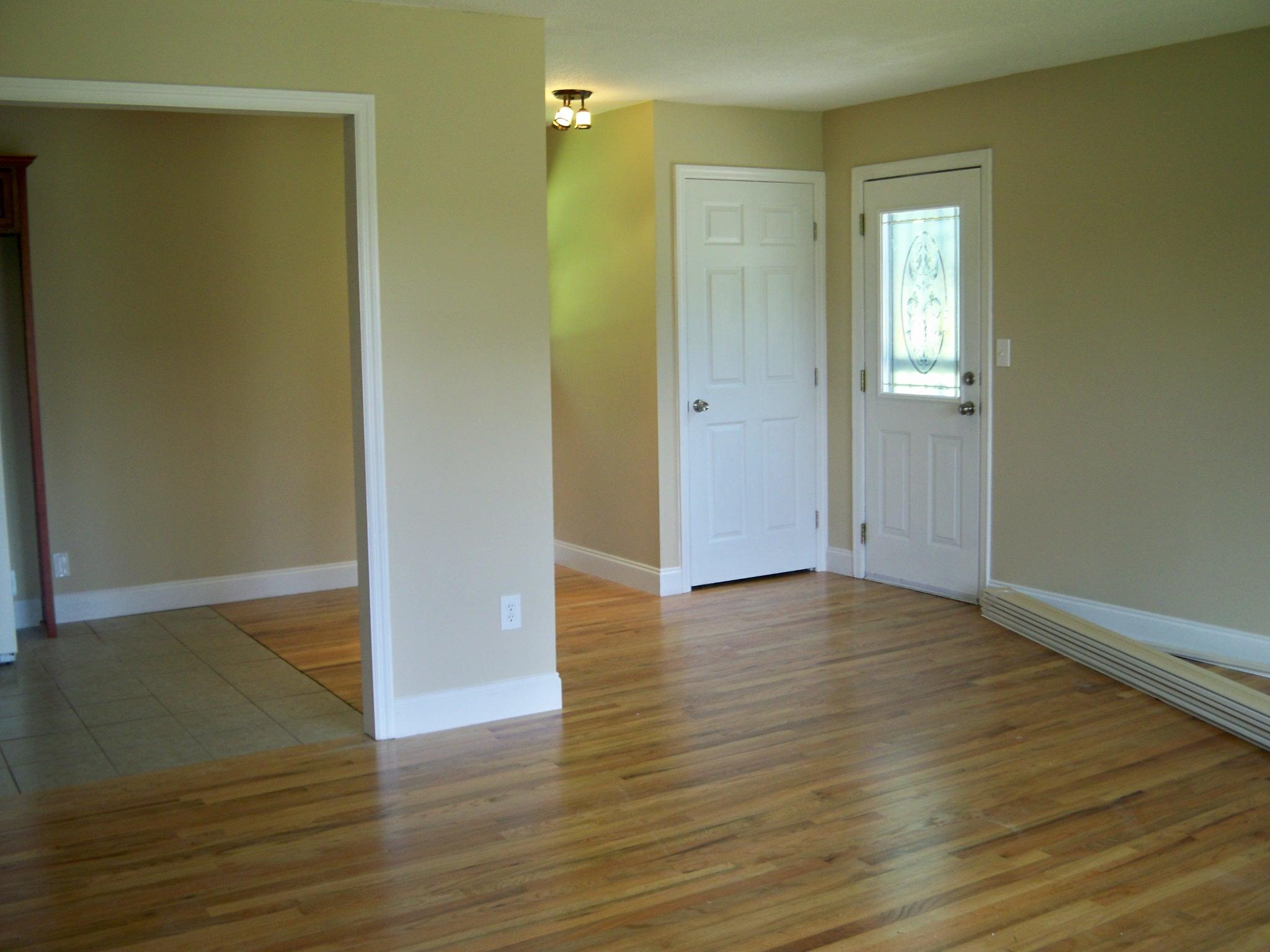 5303 Christopher Road Chattanooga, TN 37416 - Photo 4 of 21 Living1