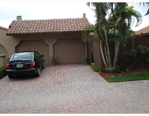 6576 Patio Lane, Unit 9 Boca Raton, FL 33433 - Photo 1 of 16 Exterior Front
