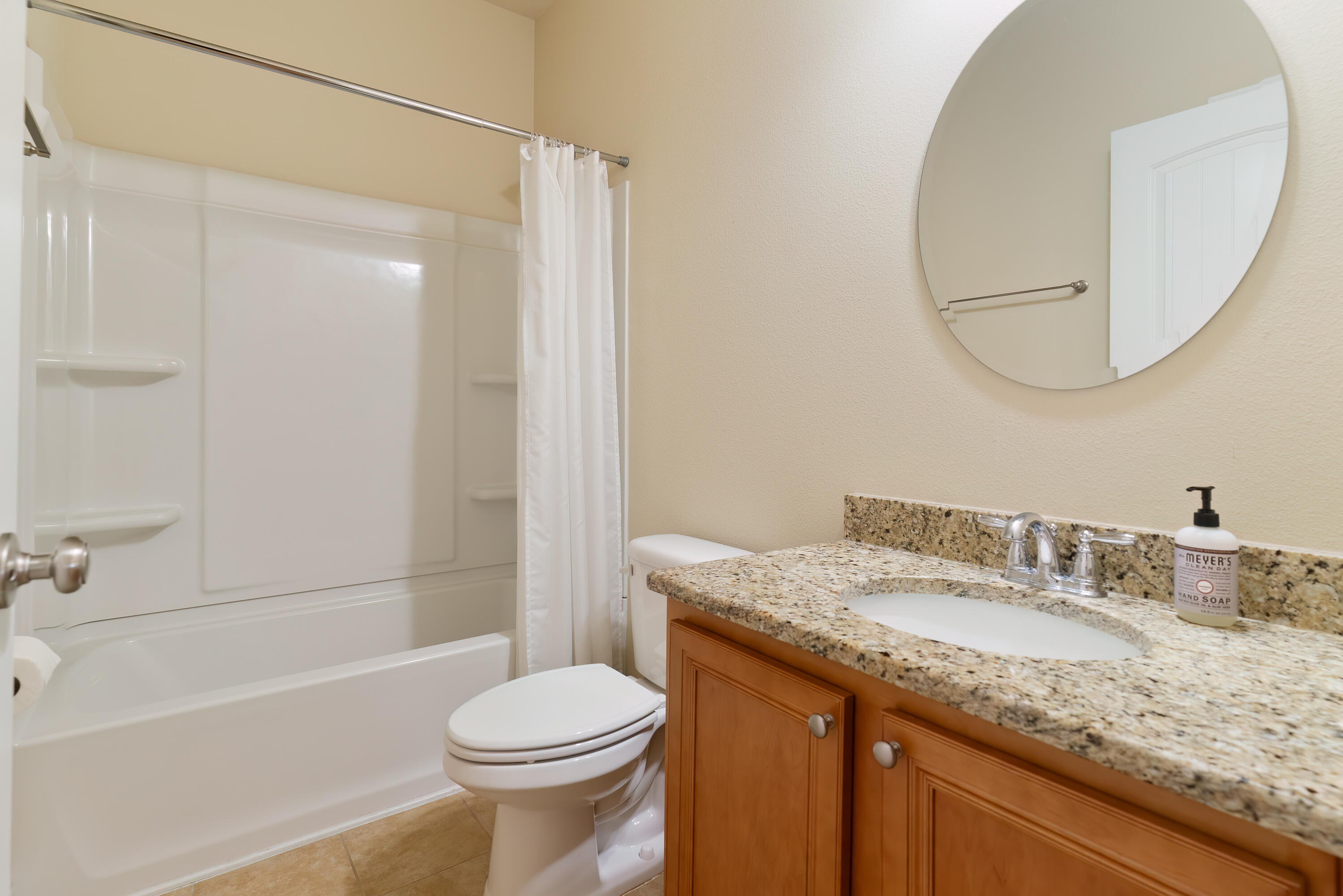 673 Teal Street Crestview, FL 32539 - Photo 20 of 25 Main Bath