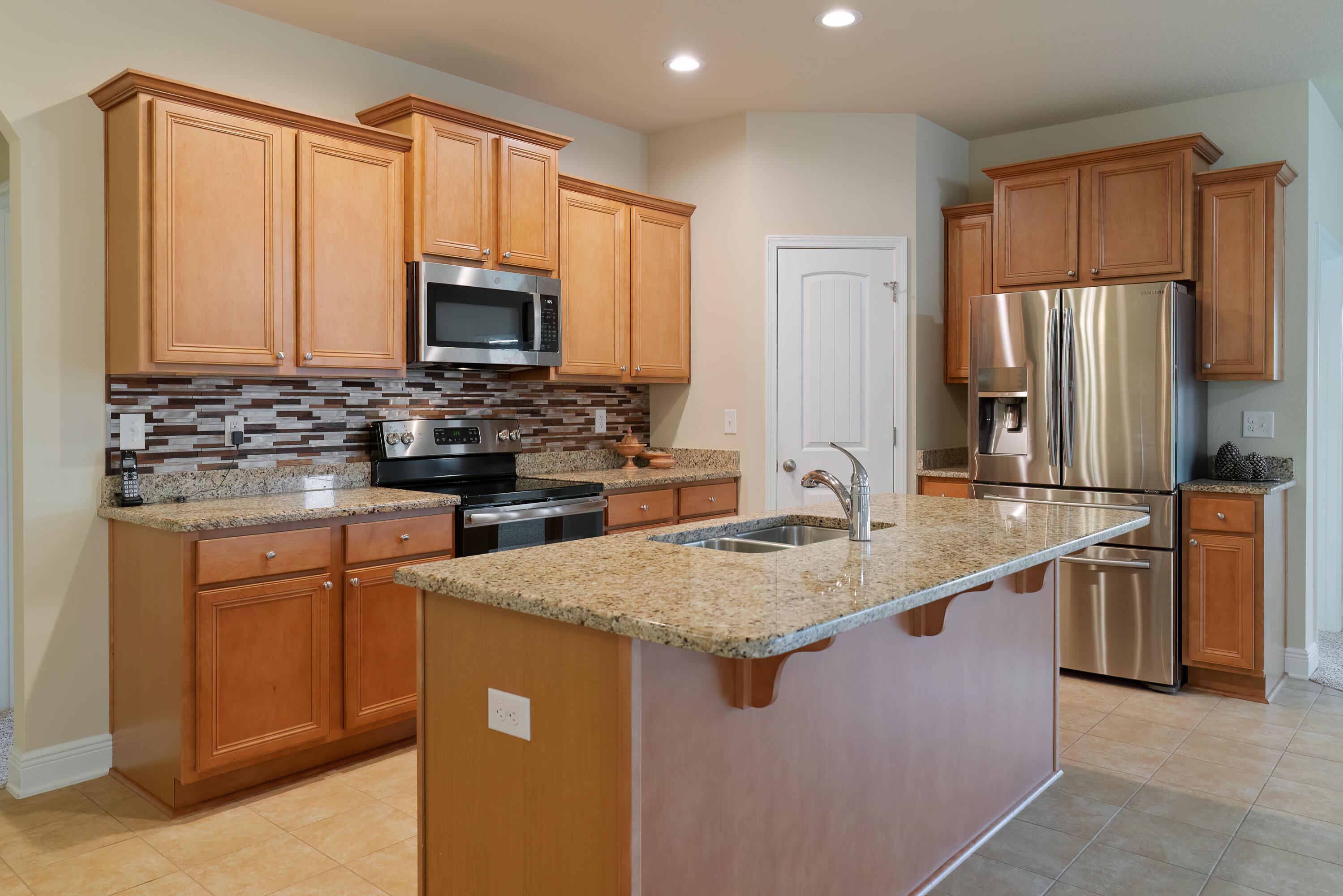 673 Teal Street Crestview, FL 32539 - Photo 9 of 25 Kitchen