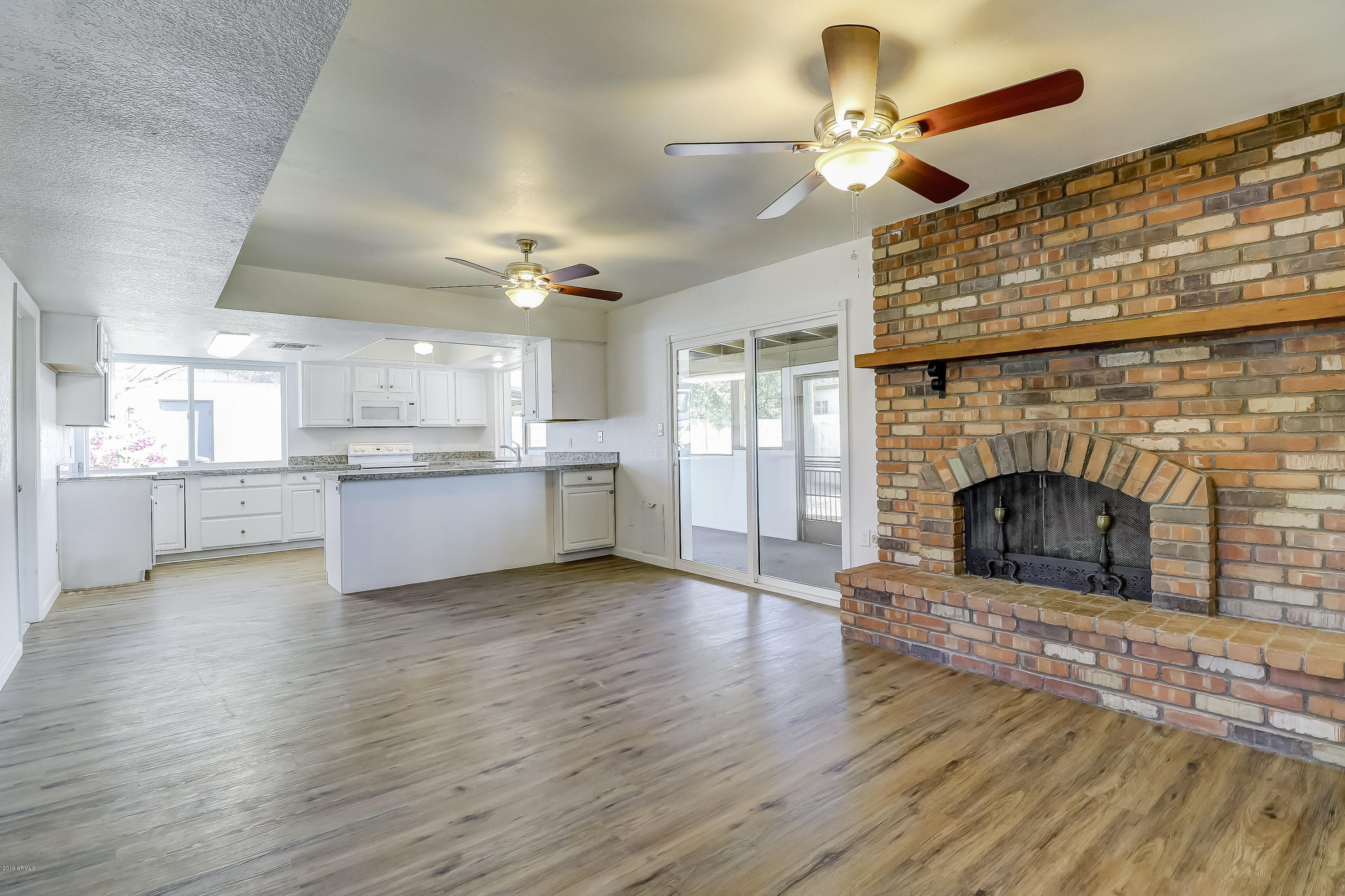 3933 West Phelps Road Phoenix, AZ 85053 - Photo 9 of 36