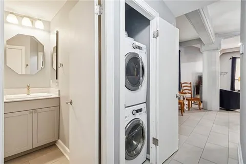 $425,000 | 333 Julia Street, Unit 520, New Orleans, LA 70130