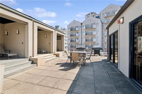 $425,000 | 333 Julia Street, Unit 520, New Orleans, LA 70130