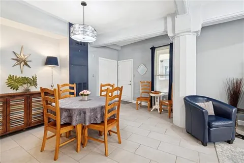 $425,000 | 333 Julia Street, Unit 520, New Orleans, LA 70130