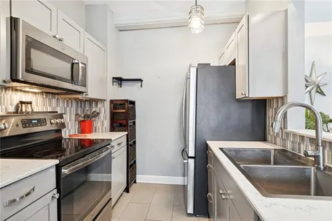 $425,000 | 333 Julia Street, Unit 520, New Orleans, LA 70130