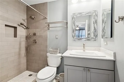 $425,000 | 333 Julia Street, Unit 520, New Orleans, LA 70130
