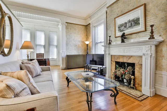 $2,100 | 241 Middle Street, Unit 2, Portsmouth, NH 03801