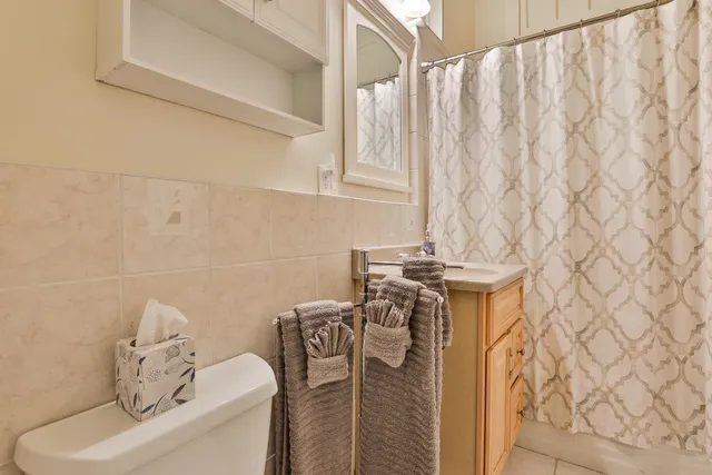 $2,100 | 241 Middle Street, Unit 2, Portsmouth, NH 03801