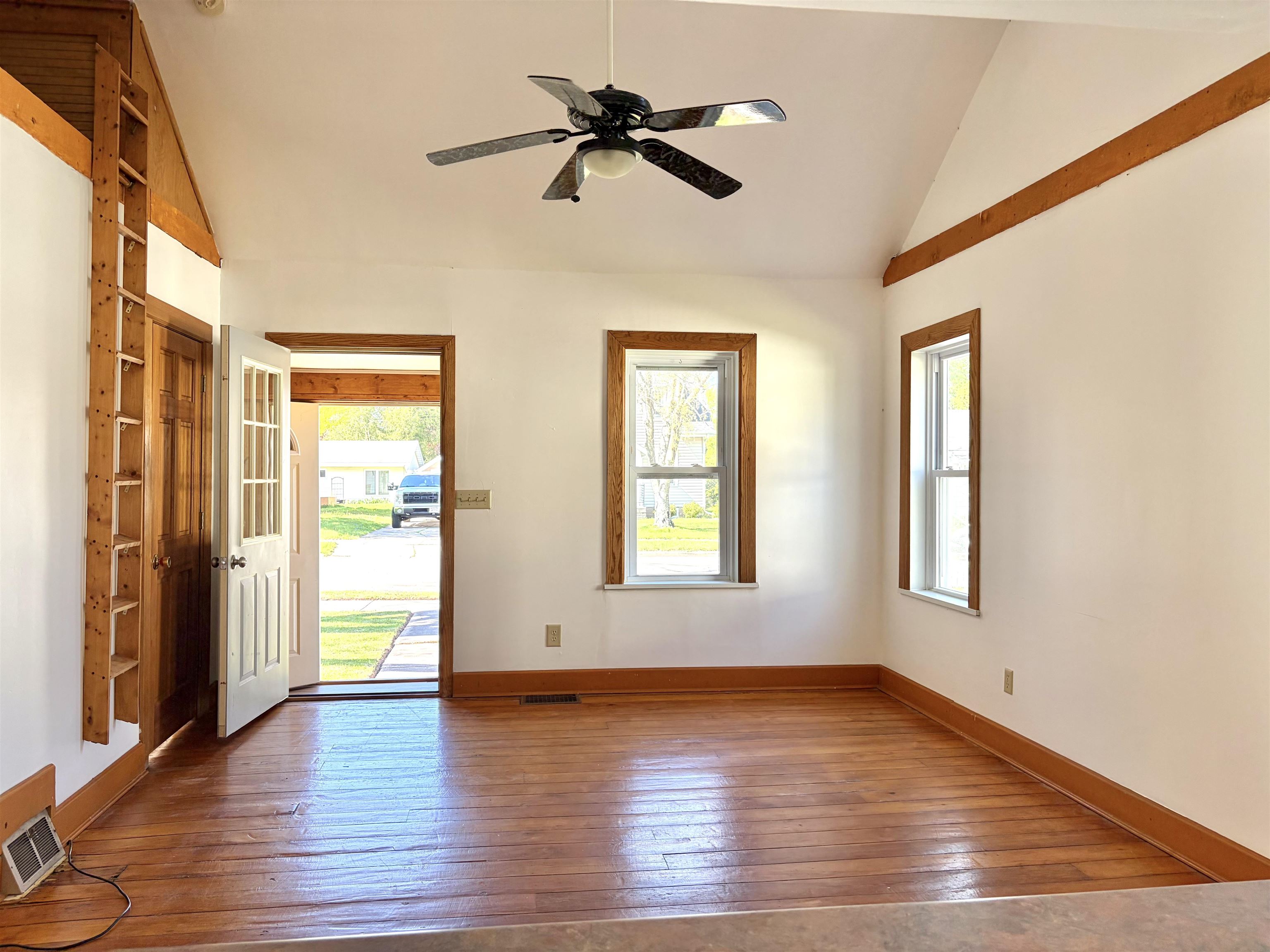 829 West Grant Street Appleton, WI 54914 - Photo 9 of 22