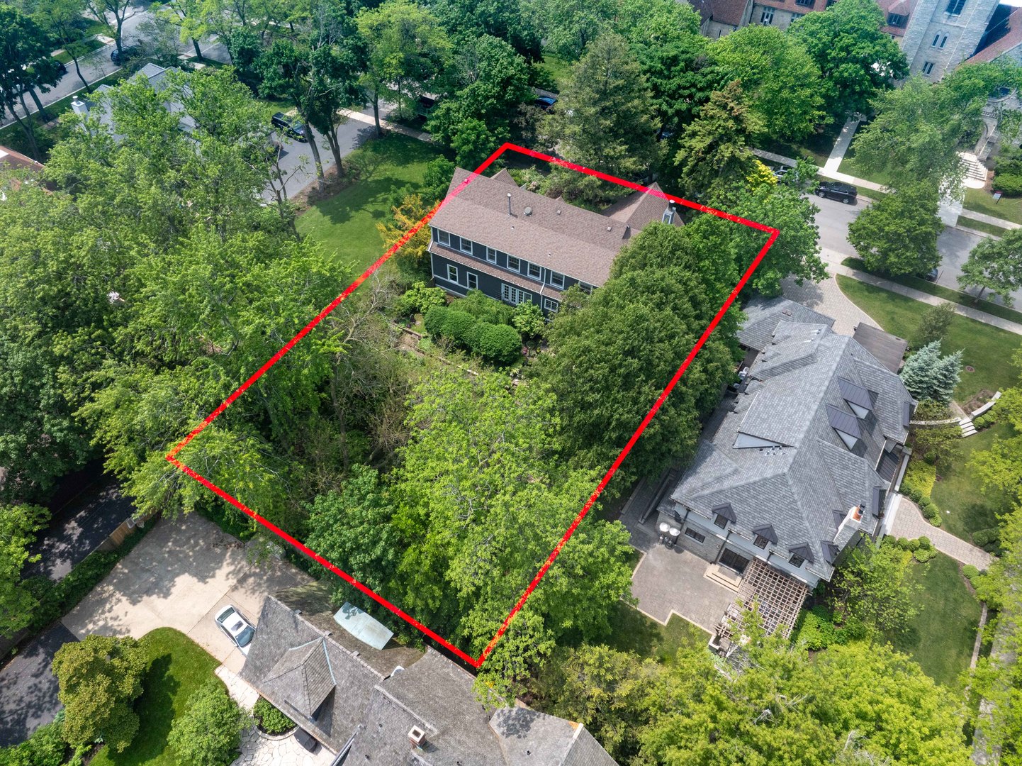 475 Maple Street Winnetka, IL 60093 - Photo 40 of 52 an aerial view of a yard