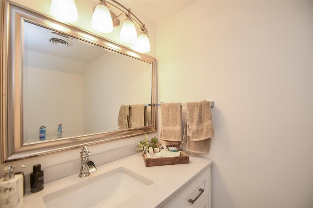 6304 Riverview Way Houston, TX 77057 - Photo 11 of 28