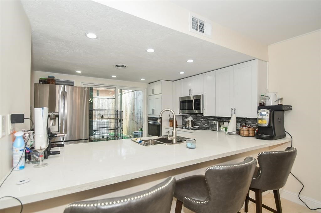 6304 Riverview Way Houston, TX 77057 - Photo 7 of 28