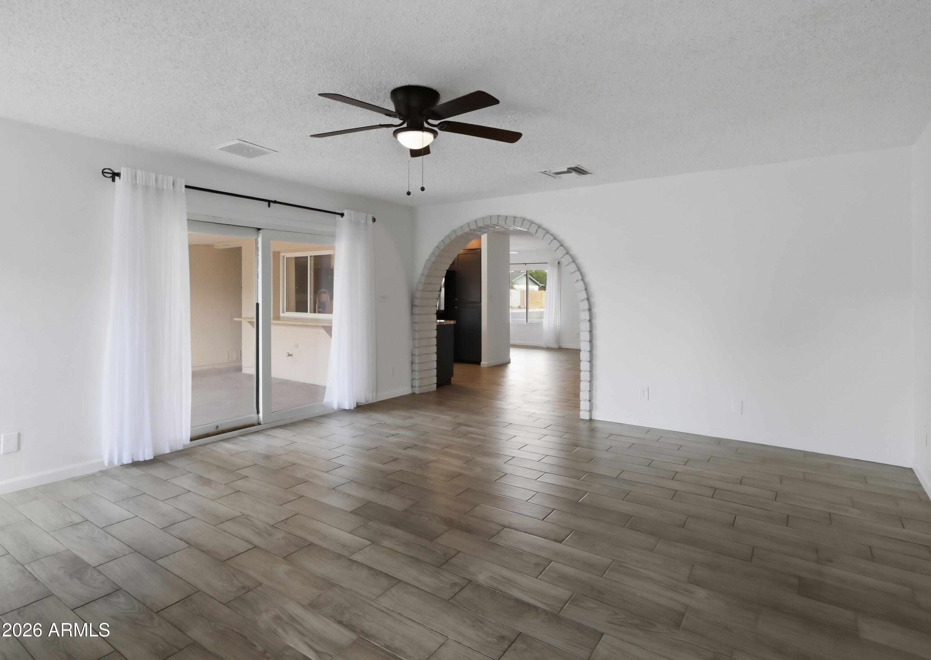 3749 West Dailey Street Phoenix, AZ 85053 - Photo 15 of 38 Dailey-15
