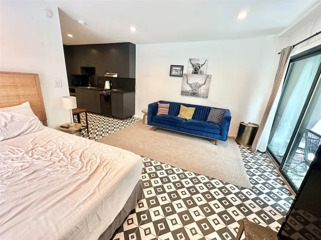 $1,450 | 201 Academy Drive, Unit 201, Austin, TX 78704