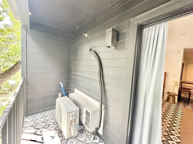 $1,450 | 201 Academy Drive, Unit 201, Austin, TX 78704