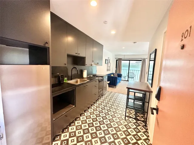 $1,450 | 201 Academy Drive, Unit 201, Austin, TX 78704