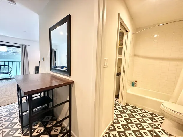 $1,450 | 201 Academy Drive, Unit 201, Austin, TX 78704