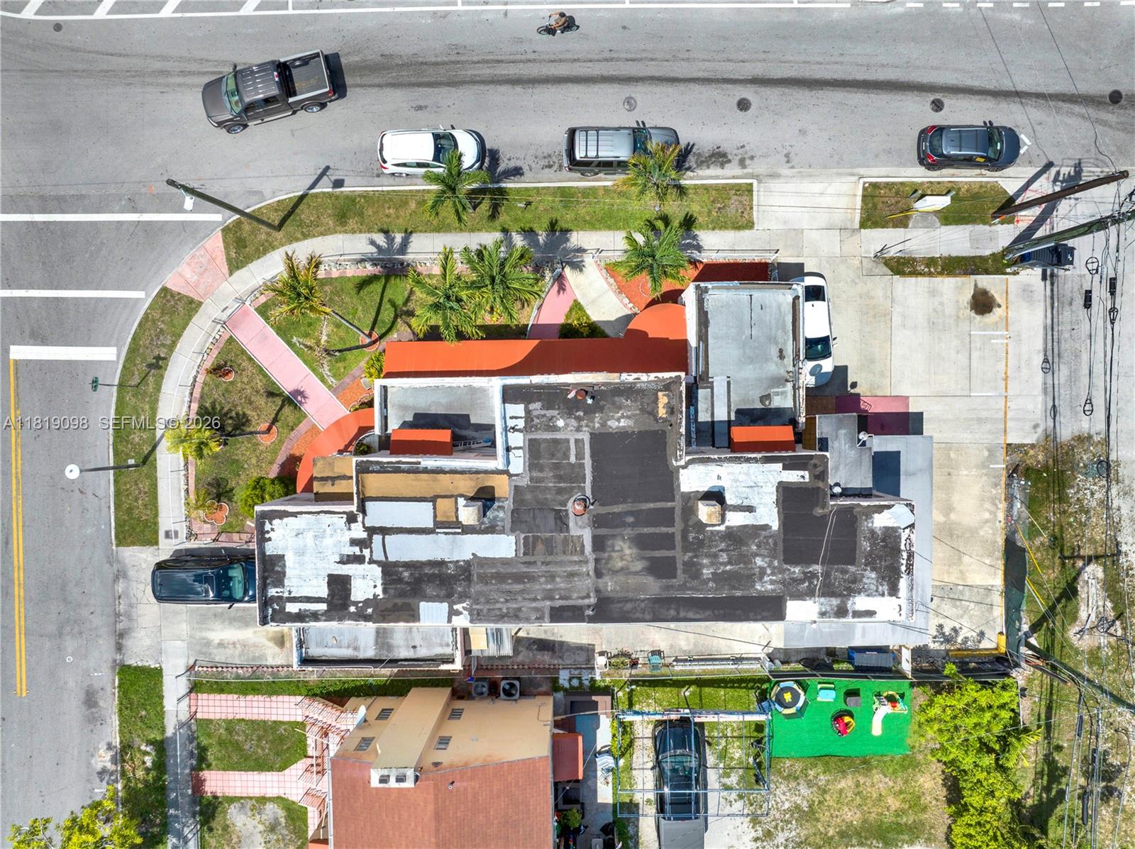 829 Southwest 19th Avenue Miami, FL 33135 - Photo 9 of 54 Photo 9