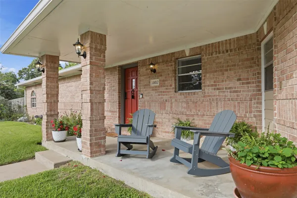 $339,000 | 1002 Washington Street, Brenham, TX 77833