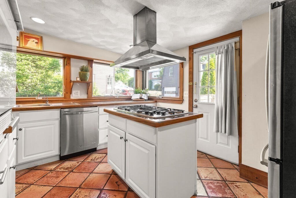 3 Evans Road Marblehead, MA 01945 - Photo 15 of 33 Gallery Image 15