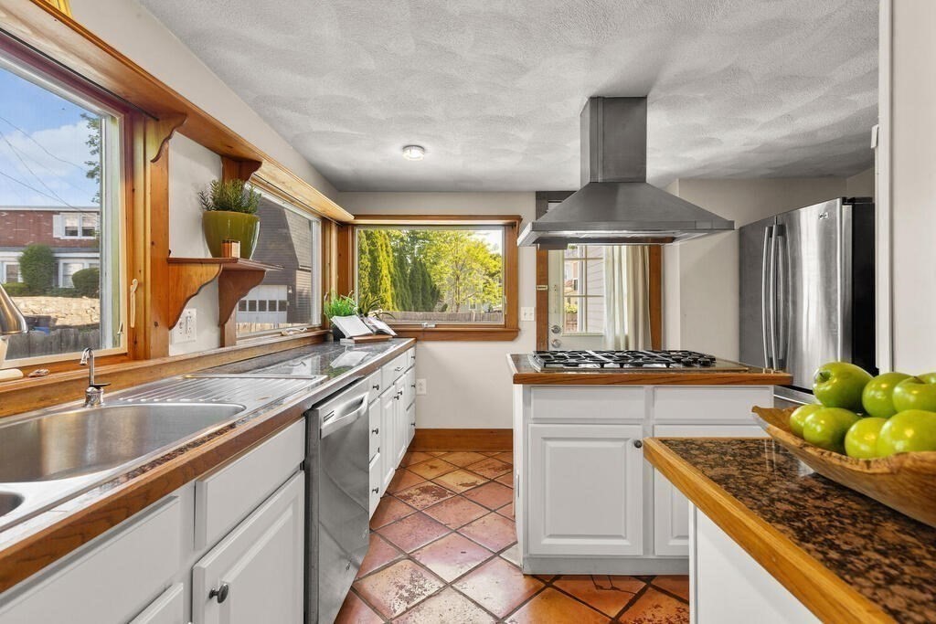 3 Evans Road Marblehead, MA 01945 - Photo 16 of 33 Gallery Image 16