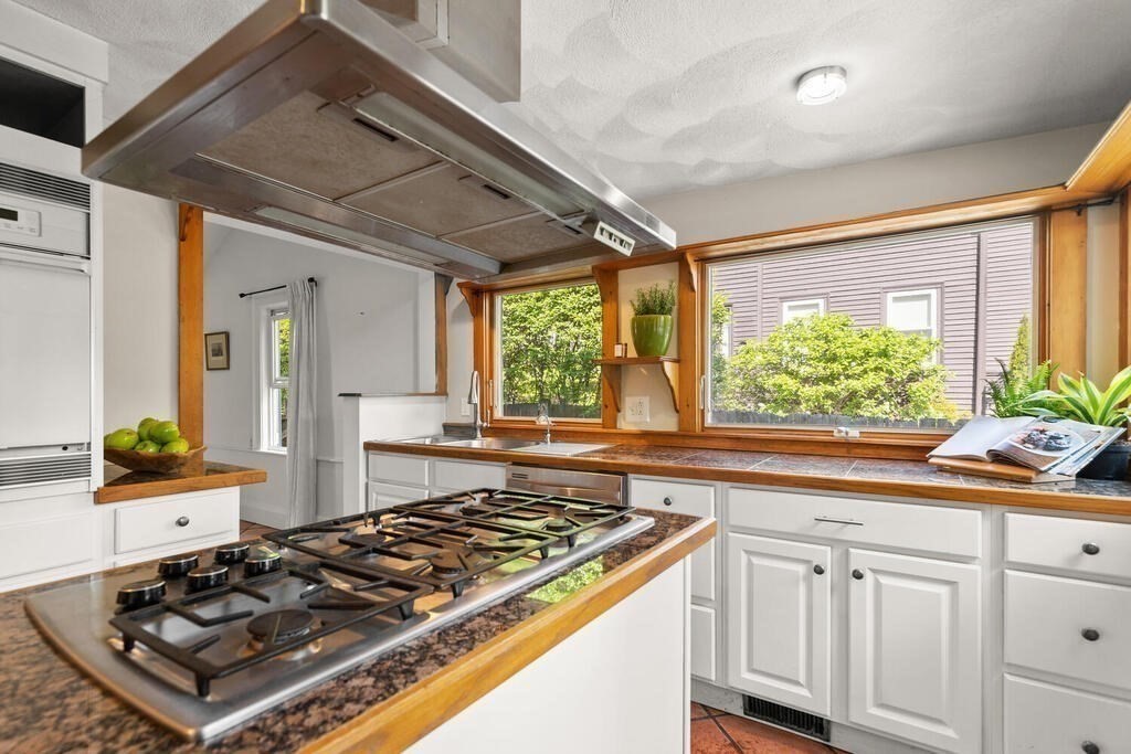 3 Evans Road Marblehead, MA 01945 - Photo 18 of 33 Gallery Image 18