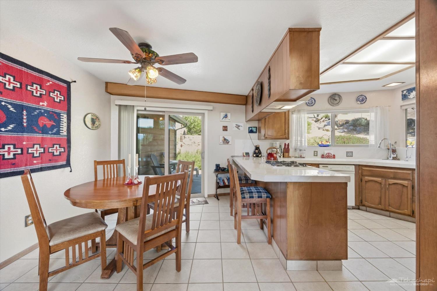 25981 Bear Valley Road Tehachapi, CA 93561 - Photo 10 of 37 Gallery Image 10