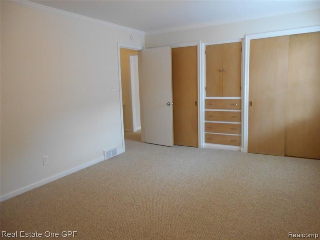 725 Harcourt Road Grosse Pointe, MI 48230 - Photo 15 of 28