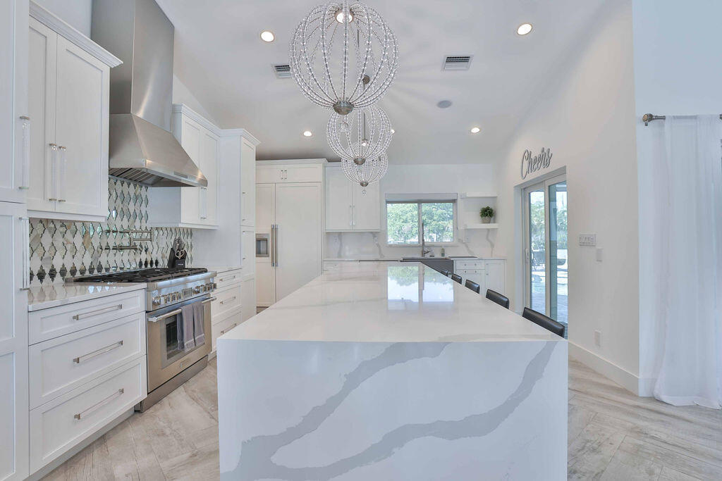 713 Forsyth Street Boca Raton, FL 33487 - Photo 15 of 39 Kitchen