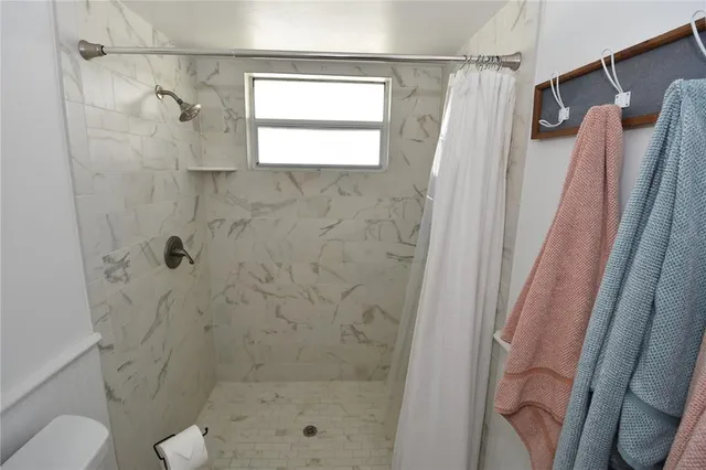 a view of livingroom with furniture