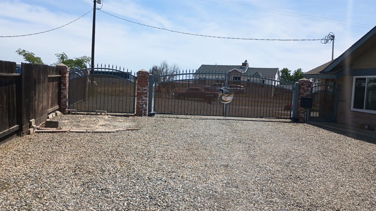 14728 Huntington Road Madera, CA 93636 - Photo 4 of 37