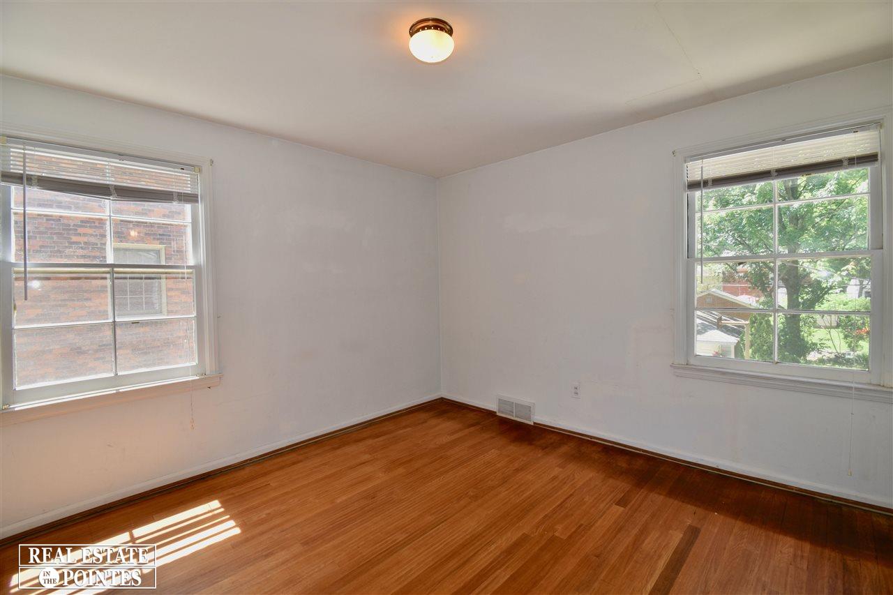1699 Severn Road Grosse Pointe Woods, MI 48236 - Photo 21 of 28