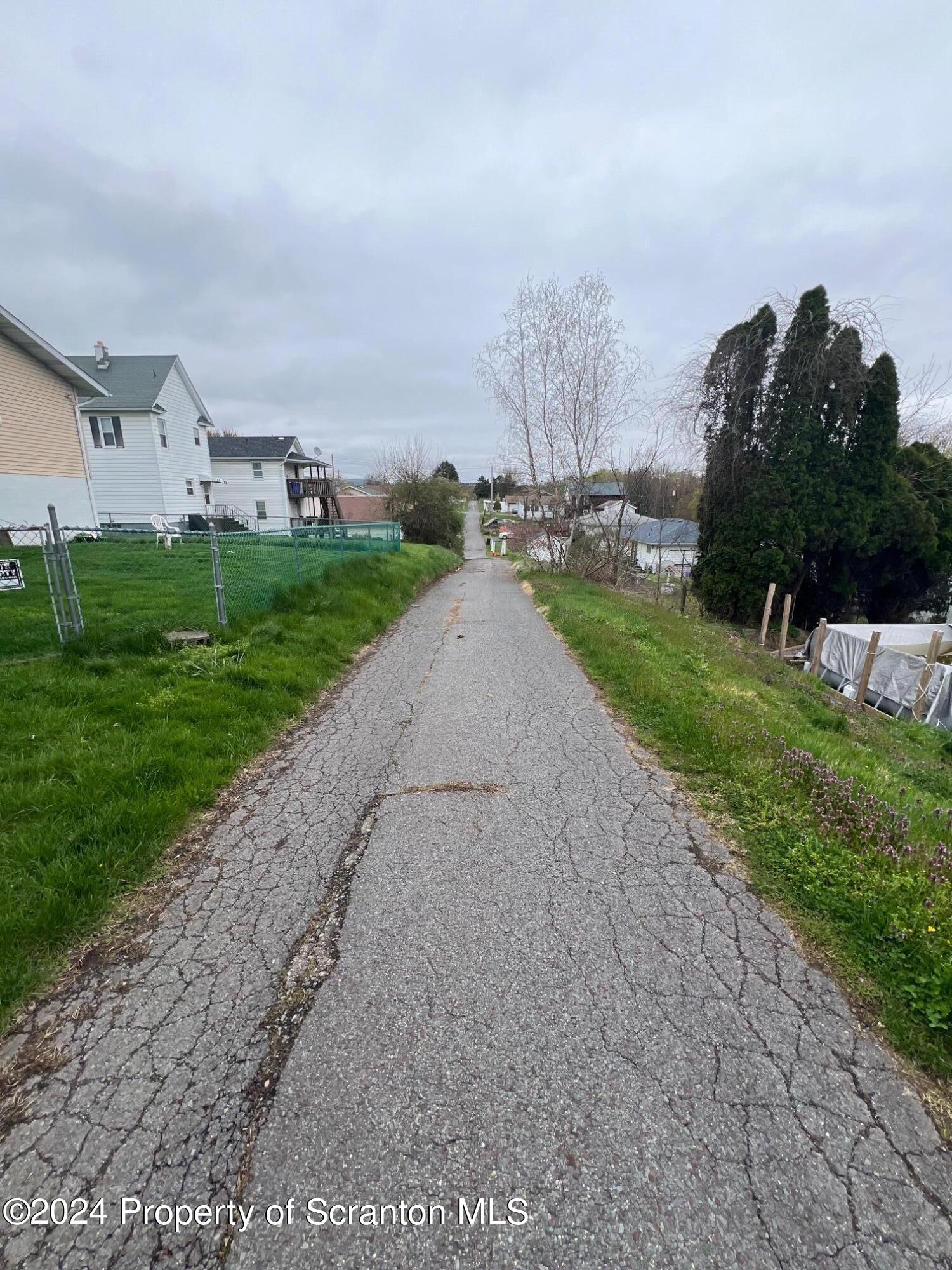 431 4th Avenue Scranton, PA 18505 - Photo 24 of 26
