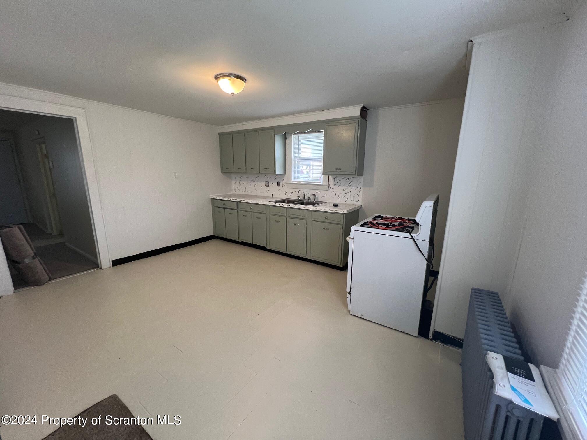 431 4th Avenue Scranton, PA 18505 - Photo 4 of 26