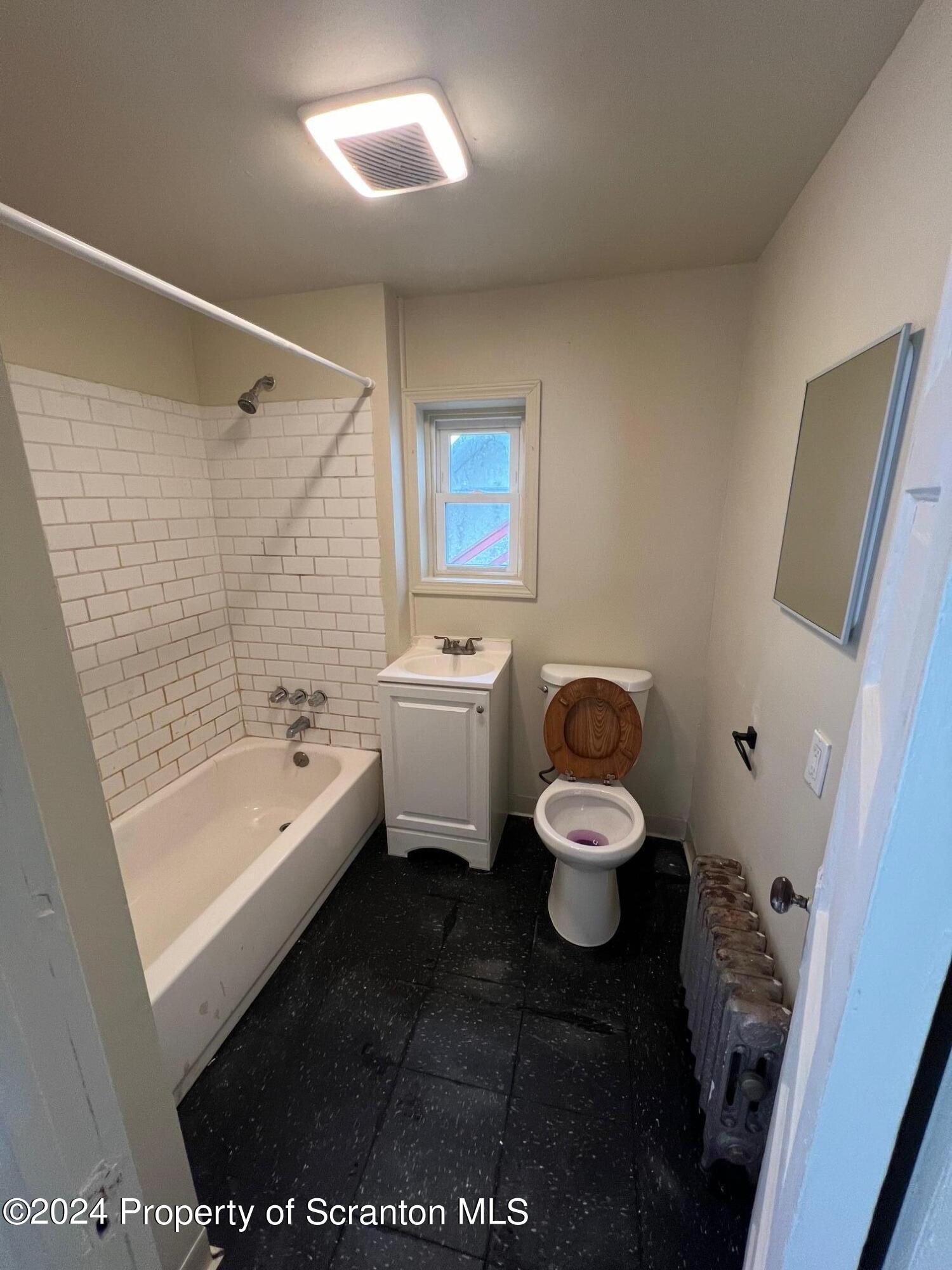 431 4th Avenue Scranton, PA 18505 - Photo 5 of 26