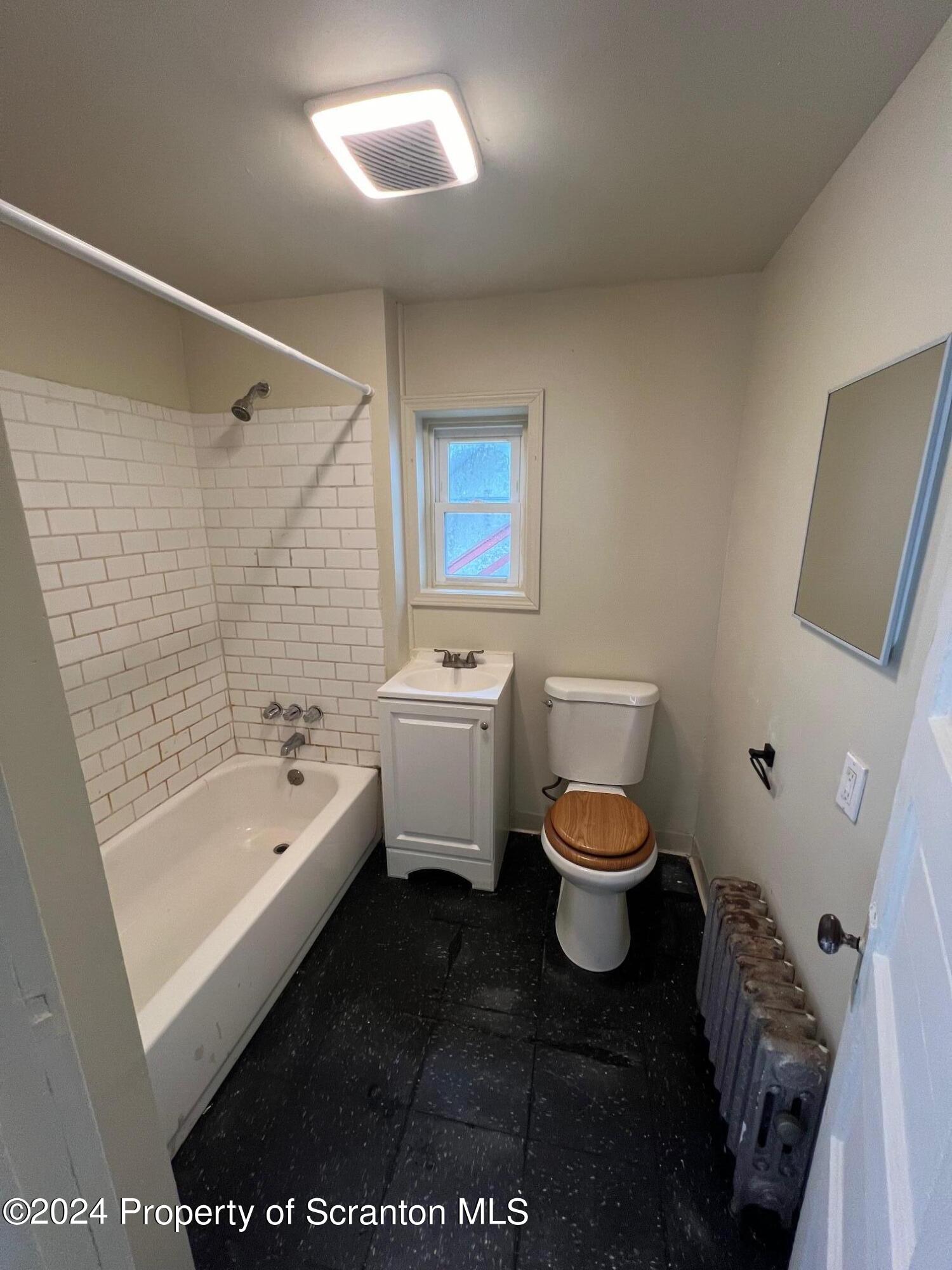 431 4th Avenue Scranton, PA 18505 - Photo 6 of 26