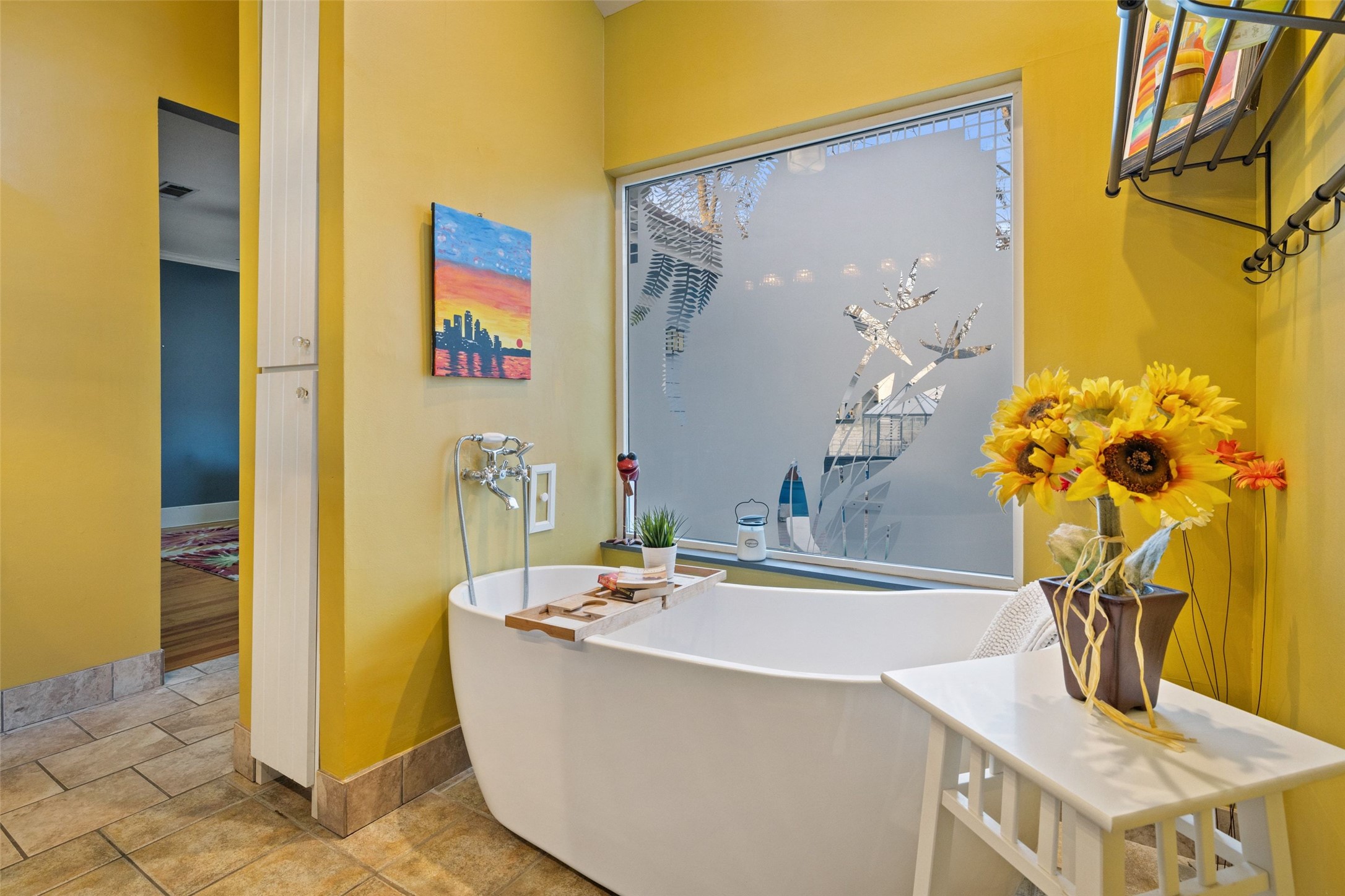 1507 South Church Street Georgetown, TX 78626 - Photo 24 of 40 a bathroom with a tub