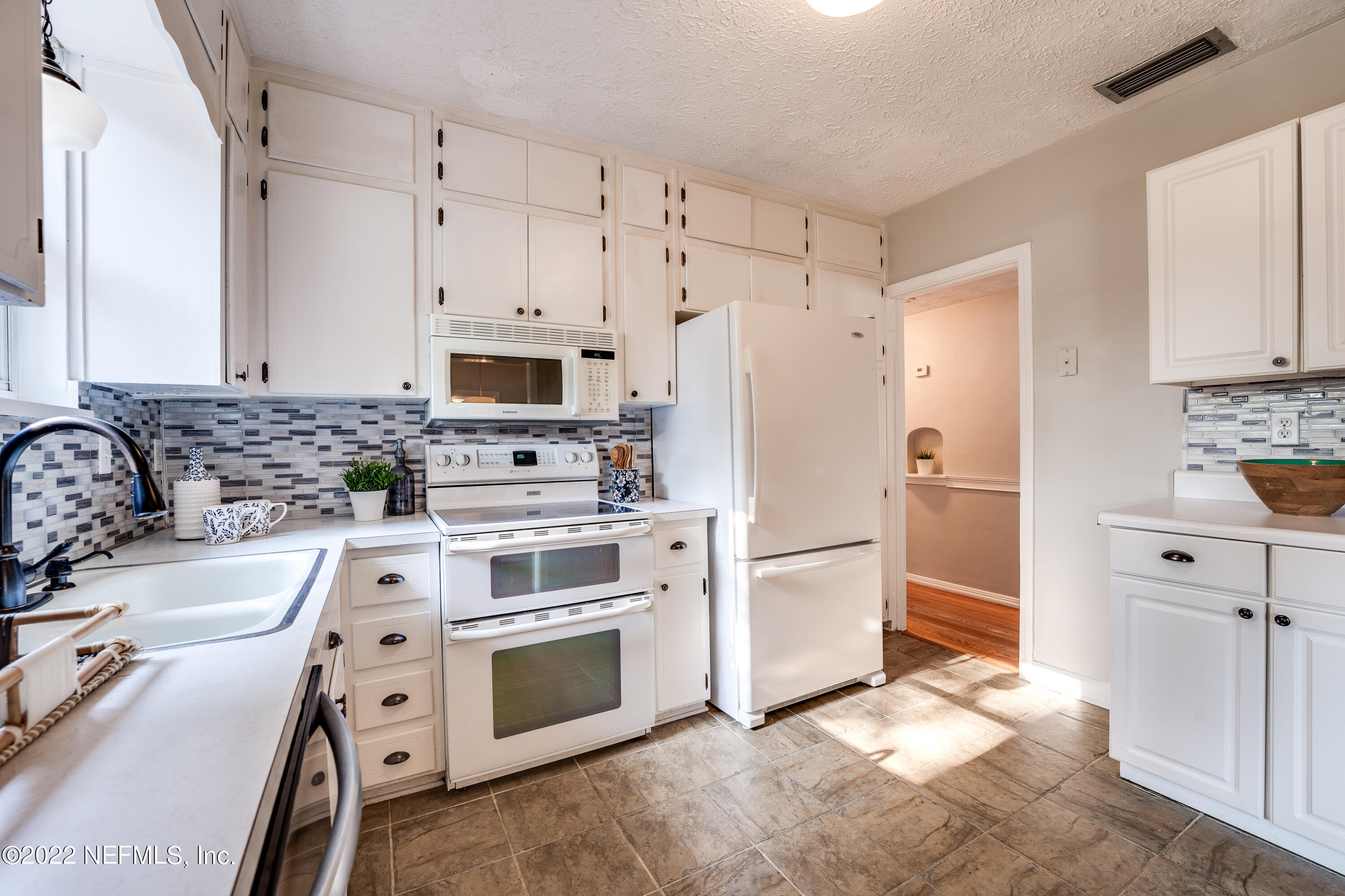 4131 Birmingham Road Jacksonville, FL 32207 - Photo 14 of 33 20220520 4131 Birmingham Rd017LARGE