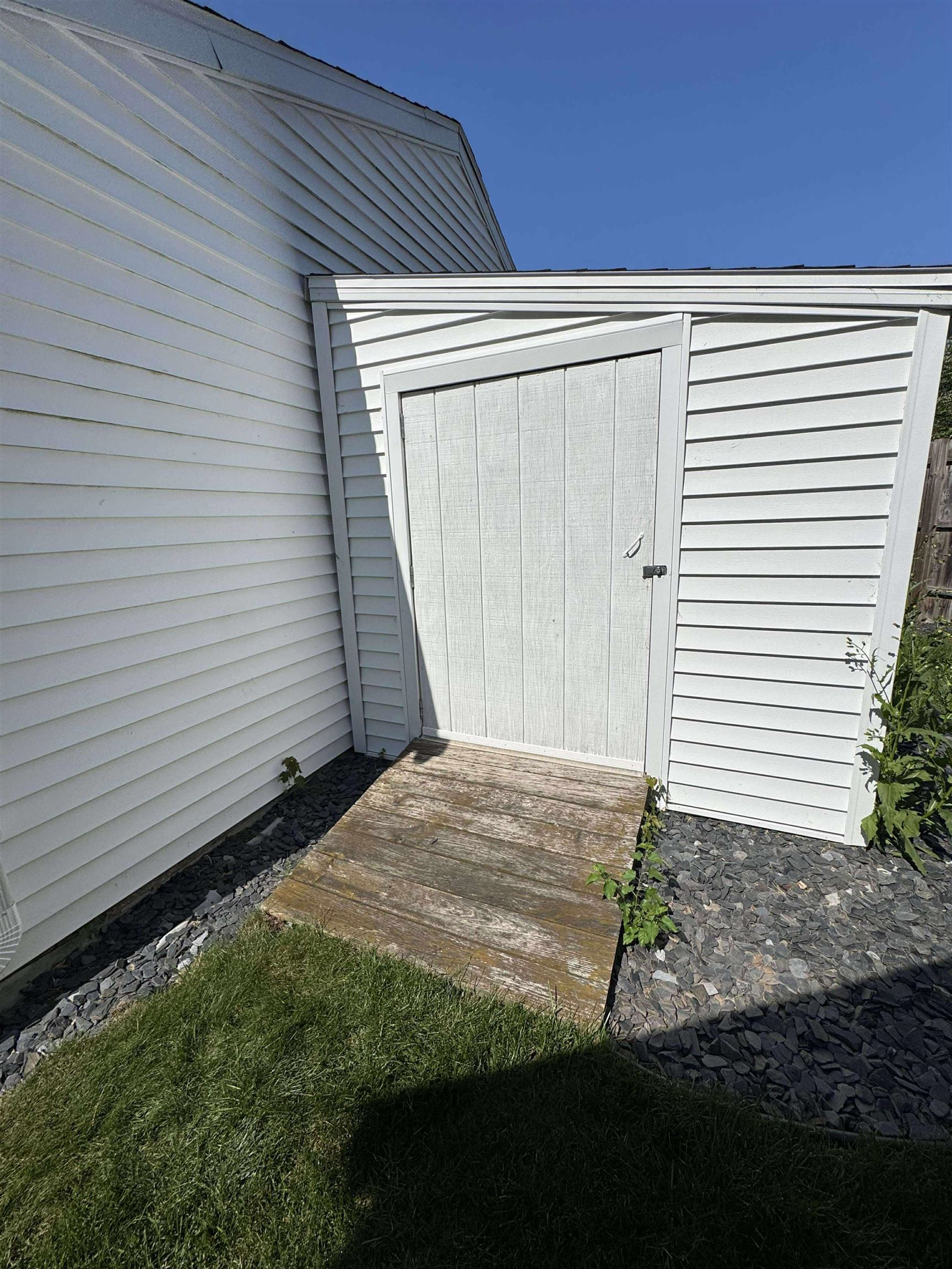 718 Roosevelt Street Menasha, WI 54952 - Photo 15 of 17