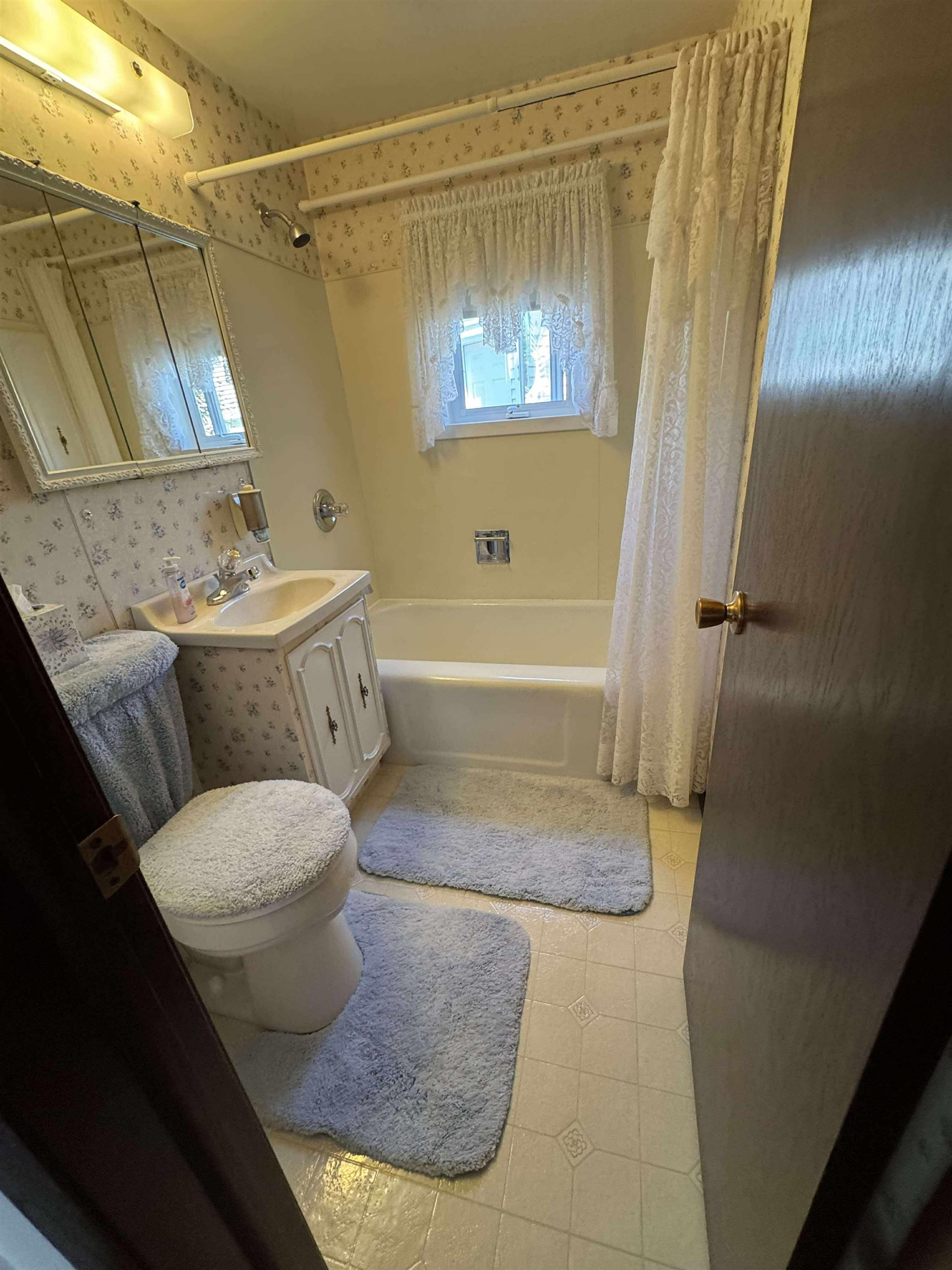 718 Roosevelt Street Menasha, WI 54952 - Photo 5 of 17