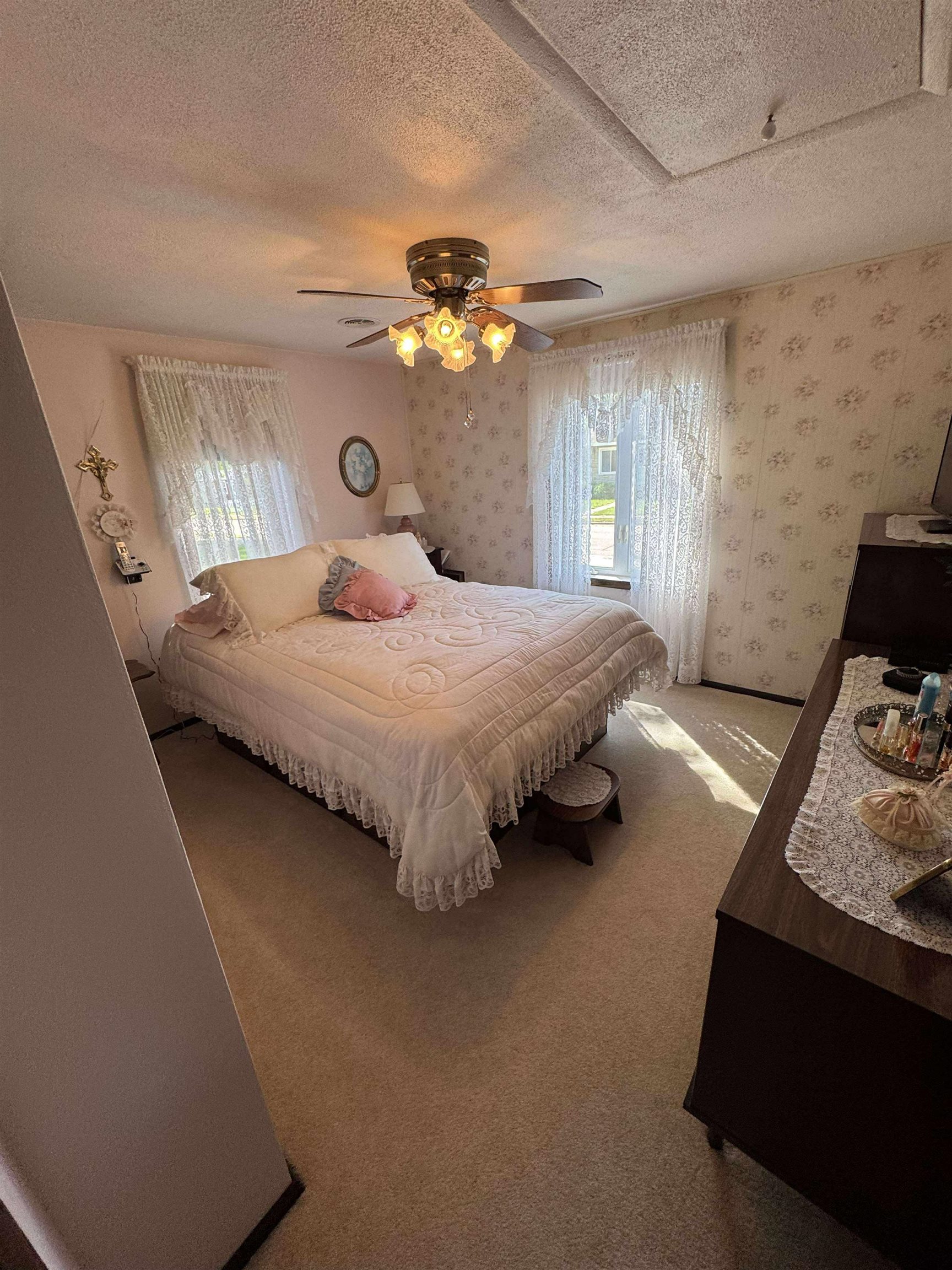 718 Roosevelt Street Menasha, WI 54952 - Photo 8 of 17