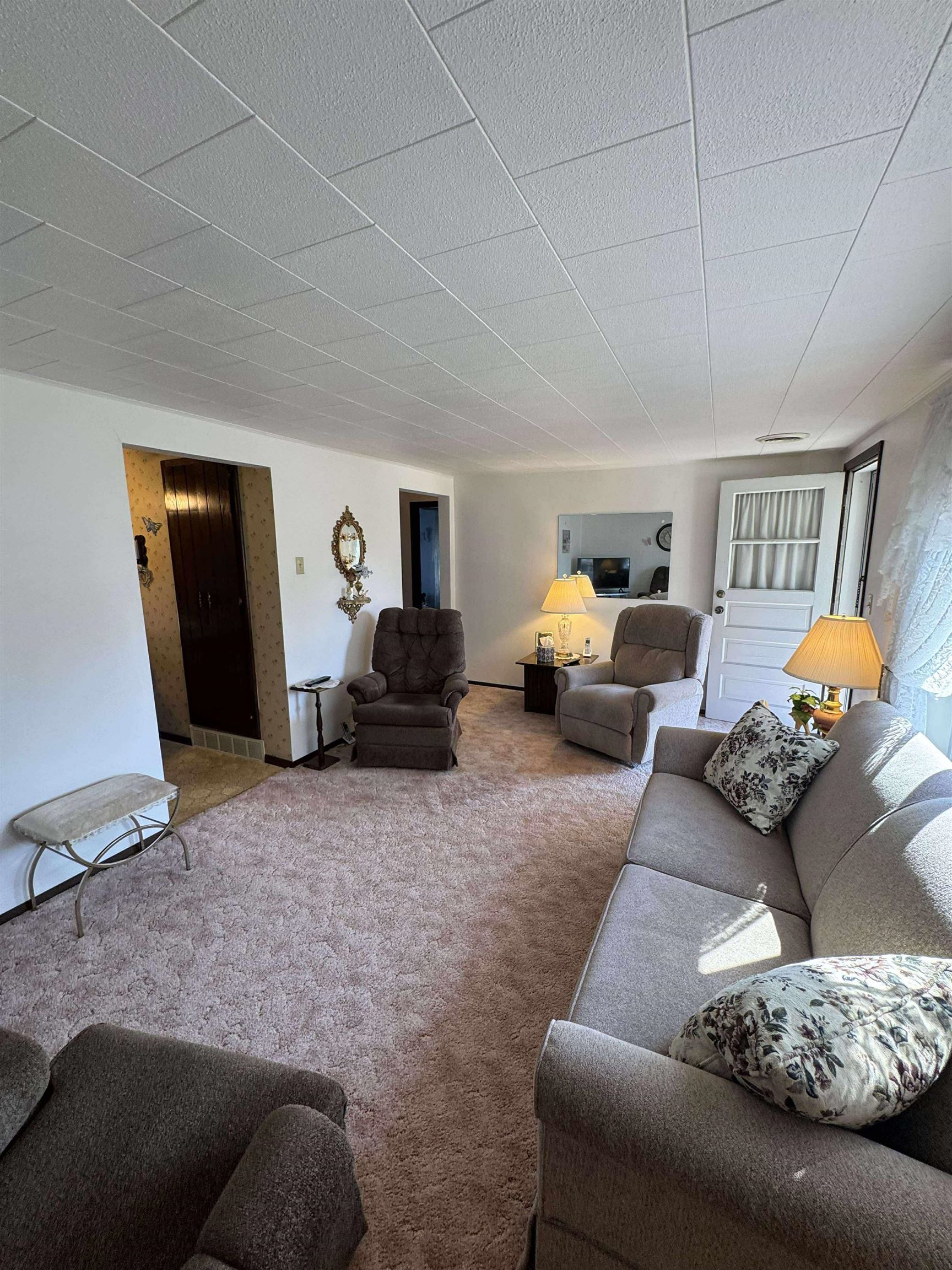 718 Roosevelt Street Menasha, WI 54952 - Photo 10 of 17