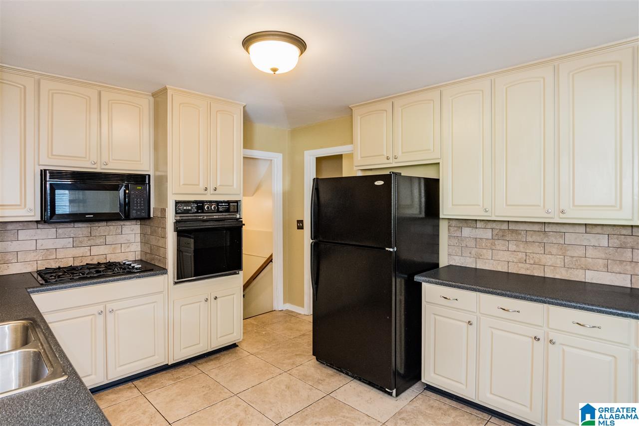 2412 Lester Lane Hoover, AL 35226 - Photo 14 of 37